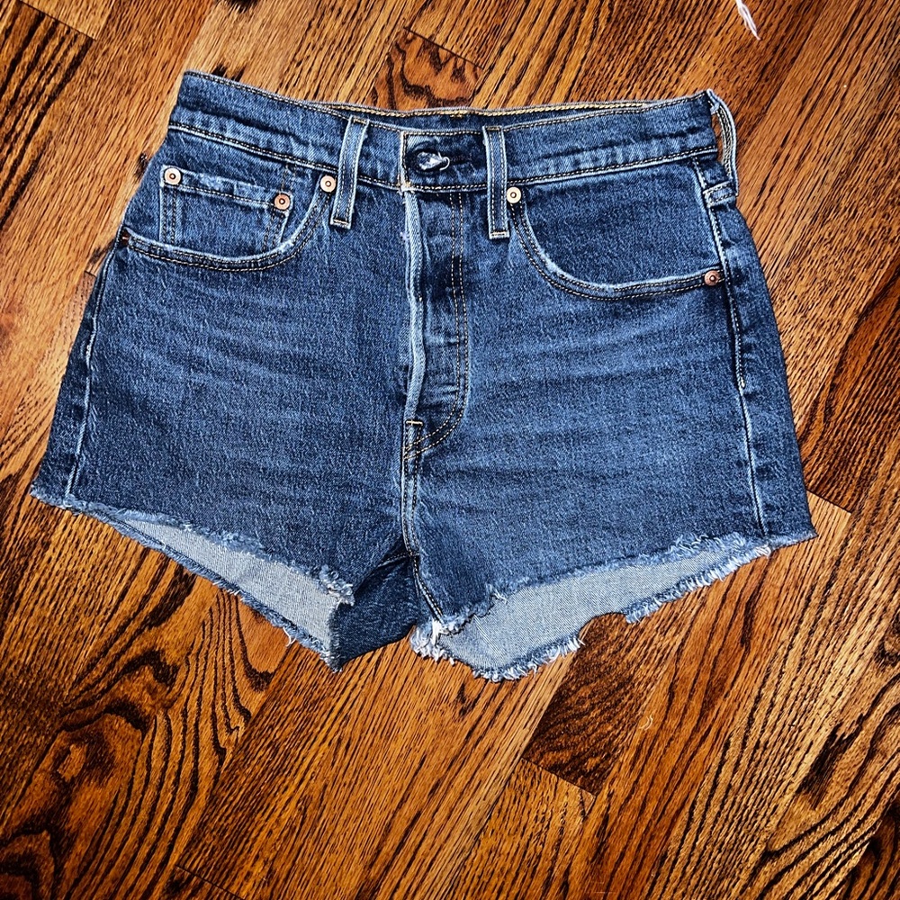 Levi’s - Picture 2 of 2